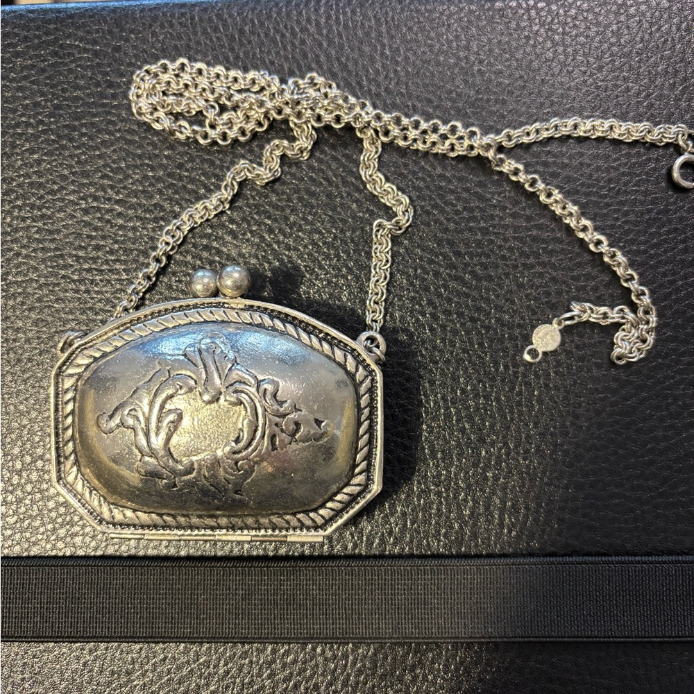 Vintage Accessocraft Silver coin purse. Necklace or belt.